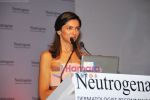 Deepika Padukone to endorse Neutrogena Products in Grand Hyatt, Mumbai on 7th Dec 2009 (9).JPG